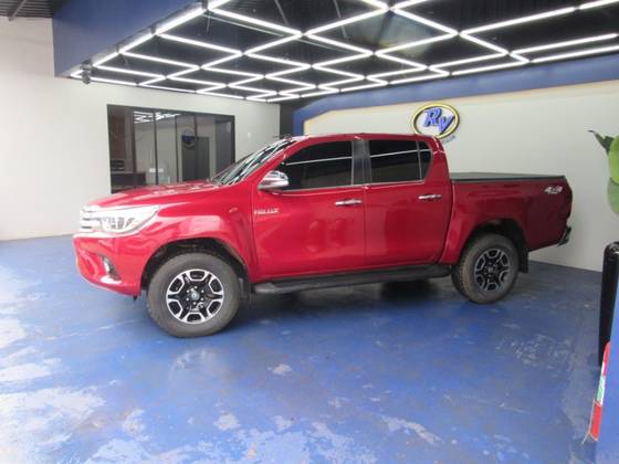 TOYOTA HILUX 2.8 SRX 4X4 CD 16V DIESEL 4P AUTOMÁTICO TOYOTA HILUX 2.8 SRX 4X4 CD 16V DIESEL 4P AUTOMÁTICO